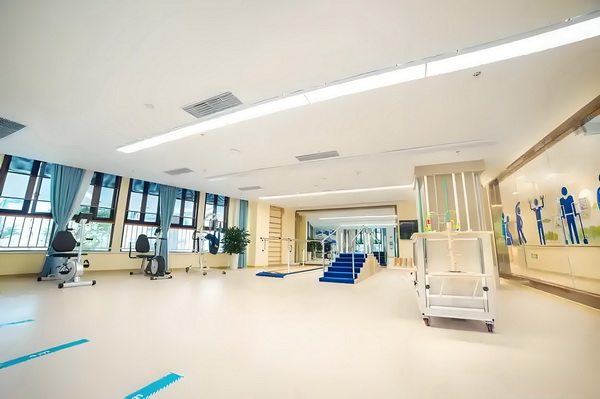 深圳应届生毕业入户咨询_预售惨淡人气暴跌谁也救不了“狂妄自大”的那英 气暴跌谁也位：（责任单